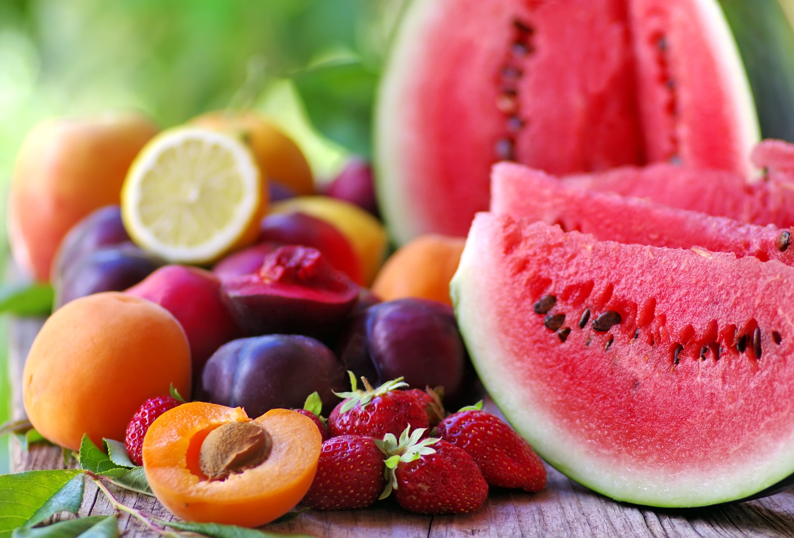 Frutas para cuidar de tu sonrisa en verano
